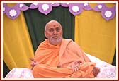   Elaborating on the importance of Satsang during his blessings in the Murti pratishtha assembly