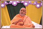   Elaborating on the importance of Satsang during his blessings in the Murti pratishtha assembly