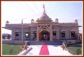 The newly consecrated Shree Swaminarayan Mandir 