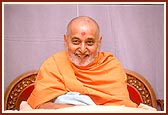 Swamishri in a joyous, merry mood.