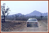 On the dusty roads and dry terrains toward Himatpur village