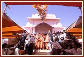 Releasing balloons after concluding the murti pratishtha ceremony