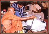 Inaugurating a computer center, 'Pramukh Swami Computer Academy' at Akshar Vadi
