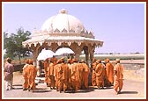 Darshan of shrine where Lord Swaminarayan played 'raas' (stick dance) with paramhansas