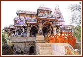 After having darshan of the Swaminarayan Mandir