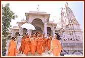 After having Thakorji's darshan  Swamishri descends the mandir steps