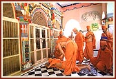 Prostrating before Akshar Ordi