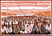 Assembly of devotees during the parayan