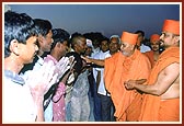 Blessing the youths who have offered their services for the mandir