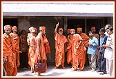 Observing the mandir complex