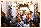 Swamishri performs pujan of pillar for the main inner sanctum