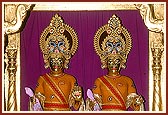 Shri Akshar Purushottam Maharaj fully adorned in 'chandan'