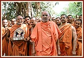By the banyan tree where Yogiji Maharaj had prayed for the creation of the mandir