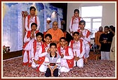 Traditionally costumed boys who greeted Swamishri with a welcome dance