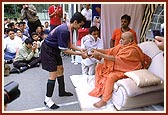 Swamishri honors the winners and outstanding players of the Football Tournament  
