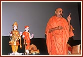 Swamishri inaugurates the Family Shibir by lighting the lamp and then shares a few words with the participants