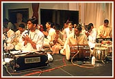Kishores sing bhajans on Kishore Din