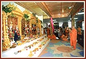 The pratishtha ceremony concluded with arti of Thakorji