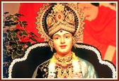Lord Swaminarayan (utsav murti) beautifully adorned for the ceremony