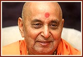 Divine moods: Swamishri's fresh, illustrious and compassionate countenance