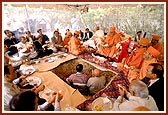Swamishri performing the rituals of the ground-breaking ceremony