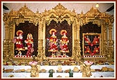 The newly-installed murtis