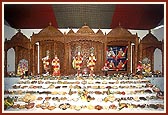 Annakut offered to the newly-installed murtis