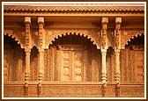 Finesse on wood facade of Haveli 