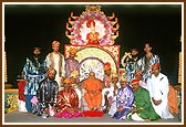 The youth performers with Swamishri