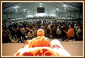 Devotees file pass for Swamishri's darshan 