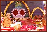 Swamishri during his morning puja 