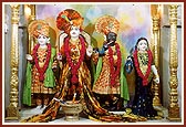 (From left) Shri Mukundanand Brahmachari, Shri Harikrishna Maharaj and Shri Radha Krishna Dev