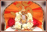 Lord Harikrishna Maharaj in Swamishri's puja