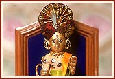 Shri Harikrishna Maharaj adorned in chandan