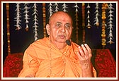 Swamishri emphasized the need to avail of the newly opened mandir
