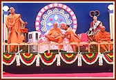 Swamishri during a public assembly