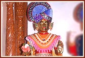 Shri Harikrishna Maharaj beautifully adorned in chandan