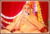 Divine gestures and moods during a discourse to the karyakars