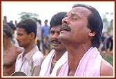 The local Udiya devotees rejoice by devotionally singing the Swaminarayan dhun and bhajans