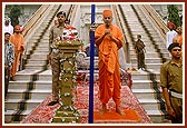 Swamishri delivers the Independance Day blessings