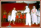 Drama displays the courage of Gangaram Mal in protecting Shriji Maharaj