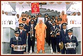 Swamishri with the 'Kishore Mandal Yogi Band'
