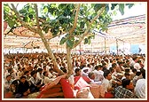 A congregation of devotees