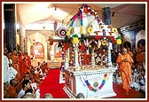 Swamishri performs pradakshina of the holy shrine where Yogiji Maharaj was cremated
