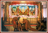 Swamishri offers prostrations to Thakorji at the Swaminarayan Mandir, Junagadh 