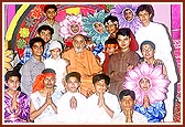 Balaks and youth performers of the drama with Swamishri