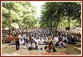 The shilanyas assembly in the cool and beautiful mango grove on the mandir site