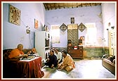 Swamishri having lunch at a devotee's home