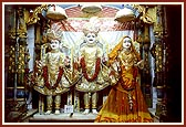 (L to R) Shri Harikrishna Maharaj and Shri Dharmadev and Bhaktimata