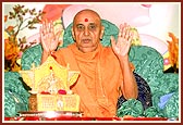 Swamishri blesses all